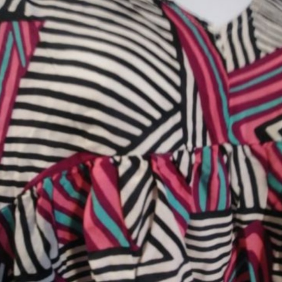 Zig Zag Print Black & Pink in Plus Size 1x, 2x, - Picture 6 of 8